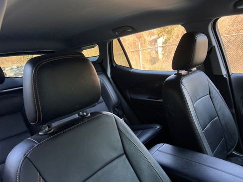 Used 2021 GMC Terrain SLT w/ Elevation Edition image 35