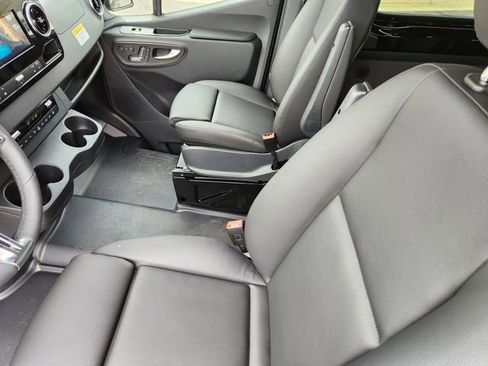New 2025 Mercedes-Benz Sprinter 2500 image 8
