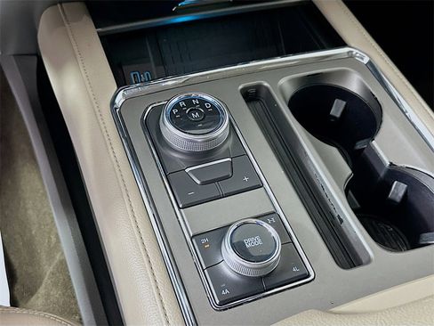 Used 2020 Ford Expedition XLT w/ Equipment Group 202A image 17