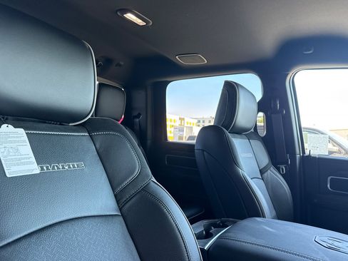 New 2026 RAM 2500 Laramie AWD/4WD image 15