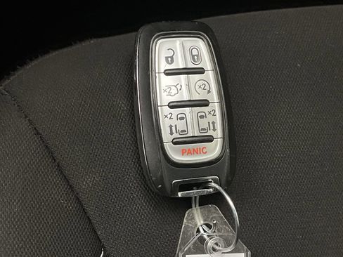 Used 2023 Chrysler Voyager LX image 26