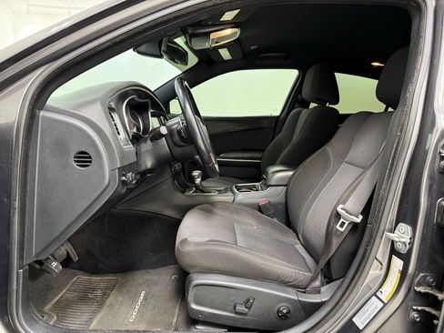 Used 2017 Dodge Charger R/T RWD image 17