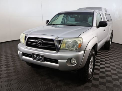 Used 2006 Toyota Tacoma PreRunner image 1