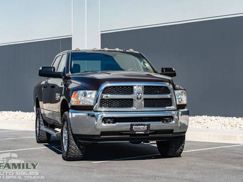 Used 2015 RAM 2500 Tradesman w/ Chrome Appearance Group image 14