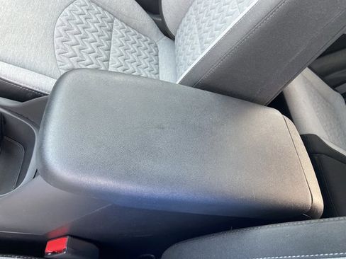 Used 2023 Chevrolet Equinox LT w/ Driver Convenience Package image 37