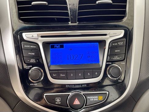Used 2014 Hyundai Accent SE FWD image 6