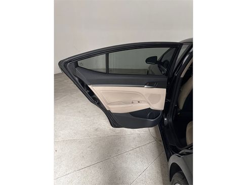 Used 2018 Hyundai Elantra Limited image 23