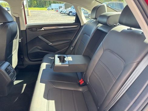 Used 2020 Volkswagen Passat 2.0T R-Line image 13