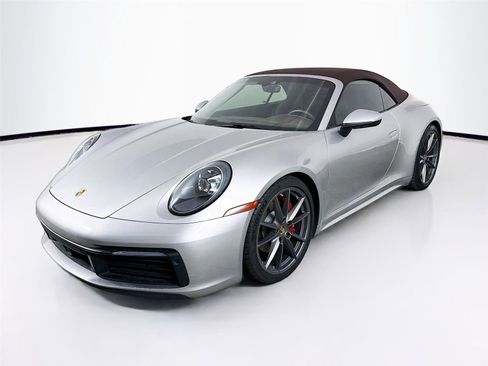 Used 2020 Porsche 911 Carrera 4 image 3