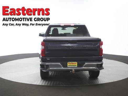 Used 2022 Chevrolet Silverado 1500 LT AWD/4WD image 40