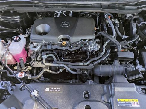 Used 2024 Toyota Sienna LE w/ LE Plus Package image 35