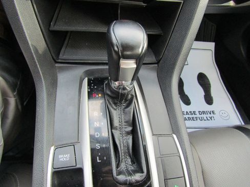 Used 2017 Honda Civic EX-L image 27