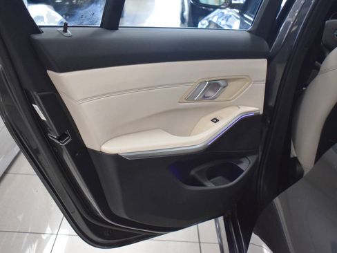 Used 2020 BMW 330i Sedan w/ M Sport Package image 59