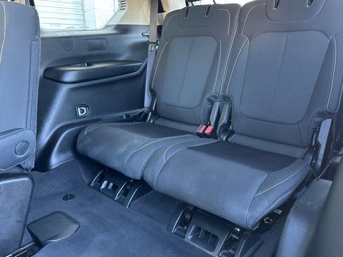 Used 2023 Jeep Grand Cherokee L Laredo image 17