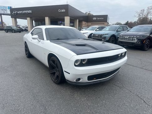 Used 2018 Dodge Challenger R/T Plus image 1