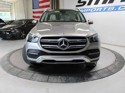 Used 2022 Mercedes-Benz GLE 350 w/ Premium Package image 3
