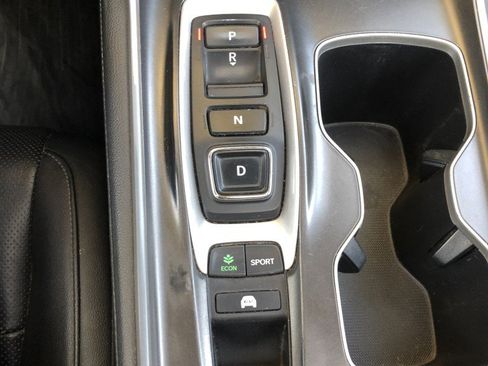 Used 2020 Honda Accord Touring image 32