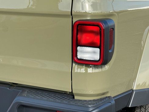 New 2026 Jeep Gladiator Sport image 6