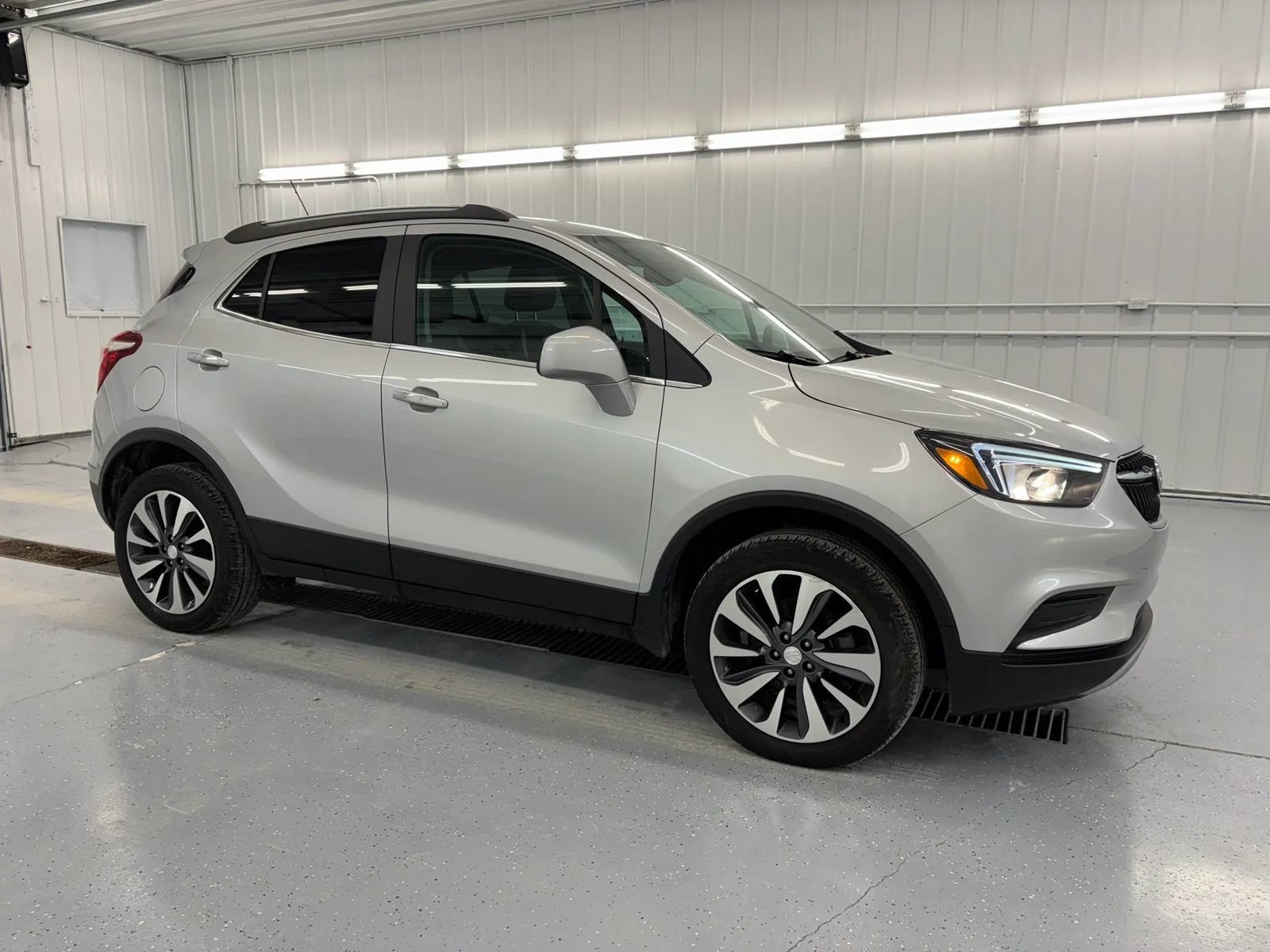 Used 2022 Buick Encore Preferred AWD/4WD image 14