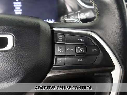 Used 2022 Jeep Grand Cherokee L Limited AWD/4WD image 3