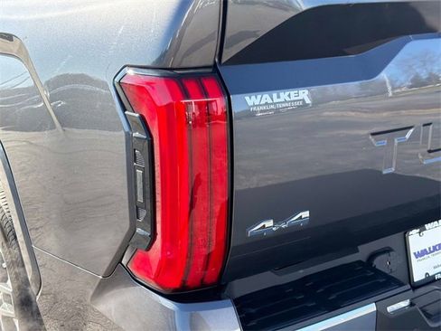 Used 2023 Toyota Tundra Limited image 12