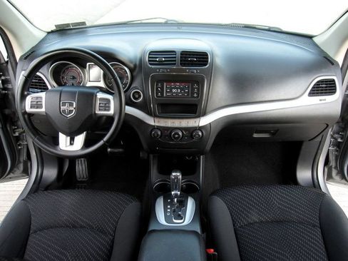 Used 2018 Dodge Journey SE FWD image 20