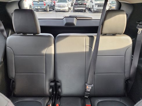 Used 2019 Chevrolet Traverse LT w/ LT Premium Package image 19