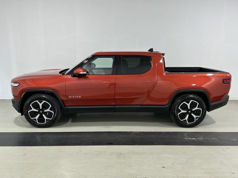 Used 2024 Rivian R1T Adventure AWD/4WD image 2
