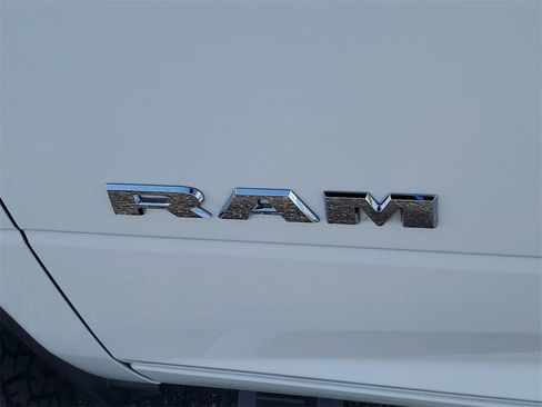 Used 2024 RAM 2500 Big Horn image 28