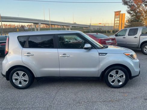 Used 2016 Kia Soul image 4
