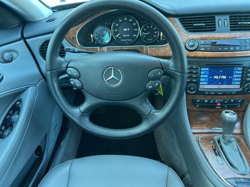 Used 2006 Mercedes-Benz CLS 500 image 14