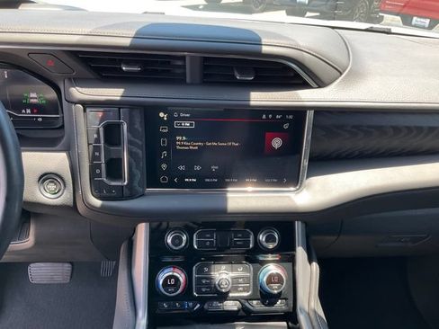 Used 2023 GMC Yukon Denali AWD/4WD image 13