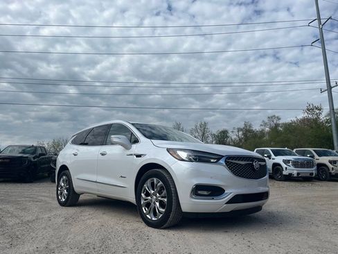 Used 2020 Buick Enclave Avenir w/ Avenir Technology Package AWD/4WD image 4