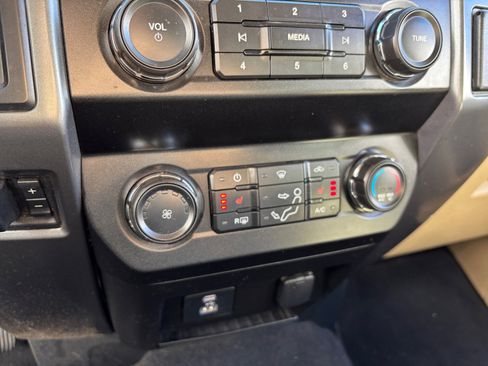 Used 2020 Ford F250 XLT w/ XLT Premium Package image 30