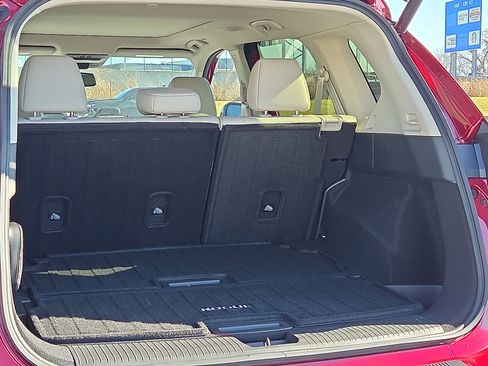 Used 2025 Nissan Rogue SL w/ Tech Package image 9