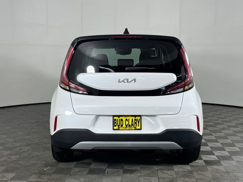 Used 2023 Kia Soul S FWD image 7