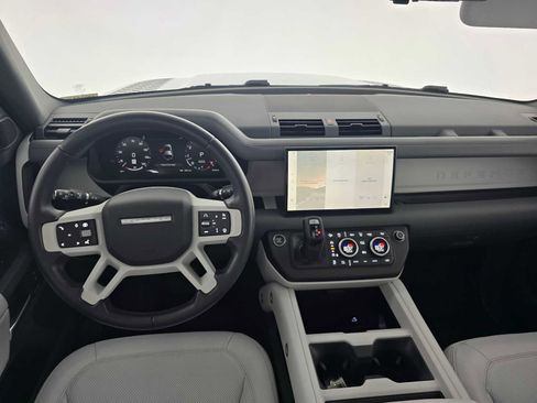 Used 2025 Land Rover Defender 110 X-Dynamic SE image 19