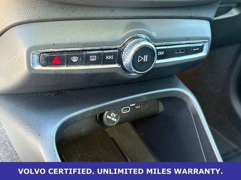 Certified 2025 Volvo XC40 B5 Plus image 19