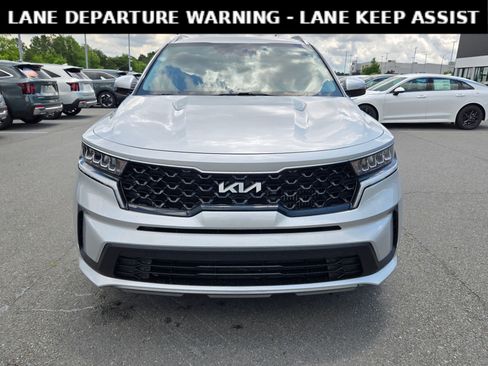 Used 2022 Kia Sorento S FWD image 2