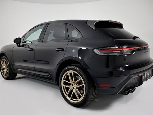 Used 2023 Porsche Macan Turbo image 3