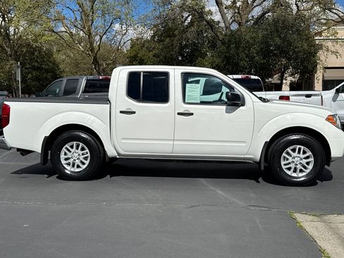 Used 2019 Nissan Frontier SV w/ Value Truck Package image 2
