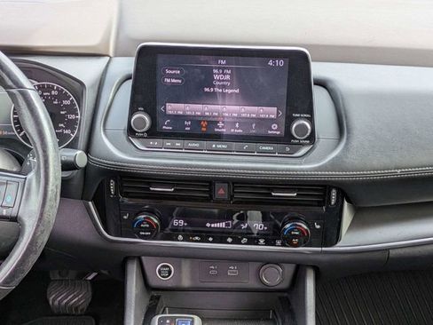 Used 2022 Nissan Rogue SV w/ SV Premium Package FWD image 19