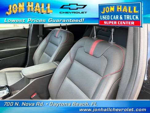 Used 2024 Chevrolet Trax RS w/ Sunroof Package FWD image 17