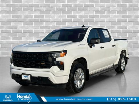 Used 2023 Chevrolet Silverado 1500 Custom image 1