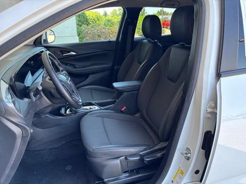 Used 2025 Buick Encore GX Preferred FWD image 36