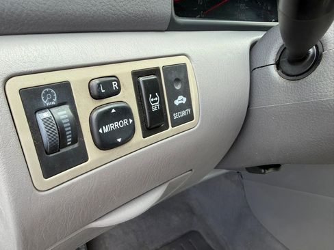 Used 2007 Toyota Corolla S image 16