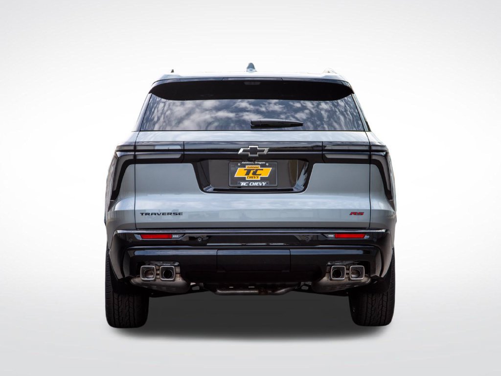 New 2026 Chevrolet Traverse RS w/ LPO, Floor Liner Package FWD image 4