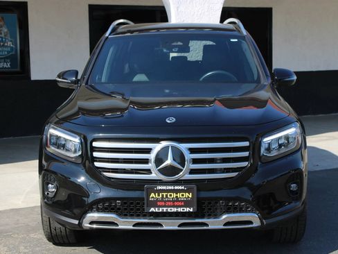 Used 2025 Mercedes-Benz GLB 250 4MATIC image 2
