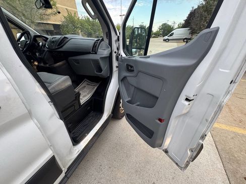 Used 2019 Ford Transit 250 148 Medium Roof RWD image 15