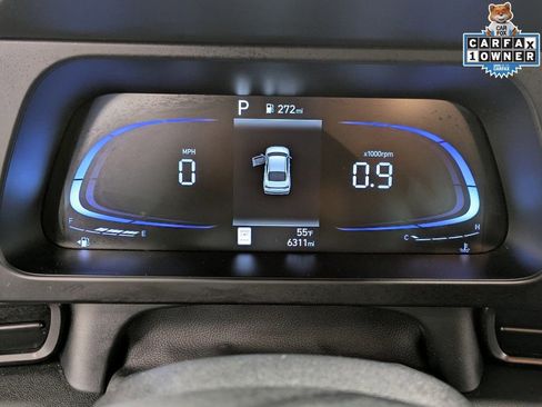 Certified 2025 Hyundai Elantra Sport image 16